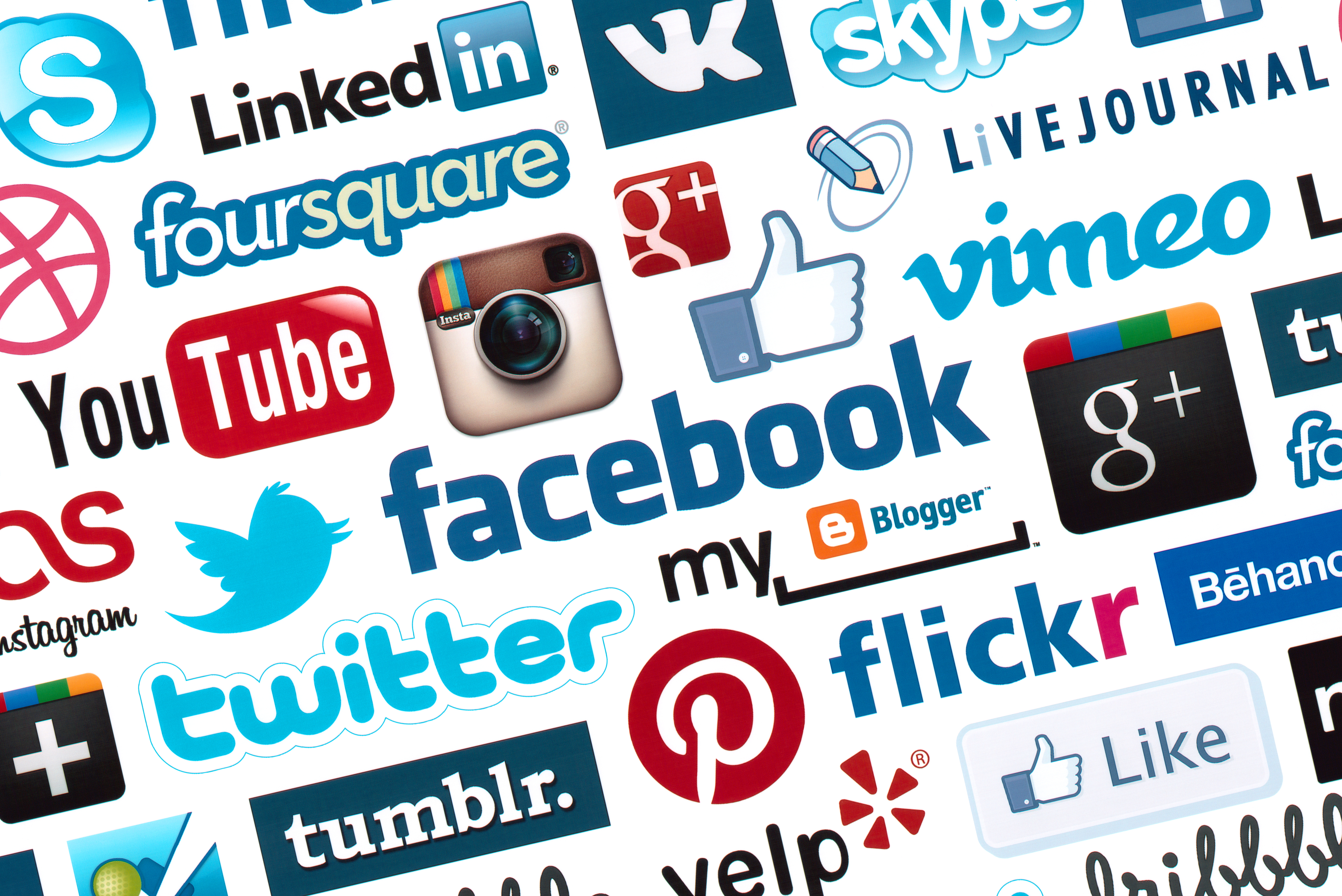 זליגת מידע – השפעת רשתות חברתיות על חיינו